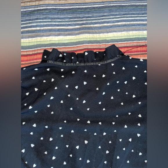 Heart, cap-sleeve blouse - Picture 4 of 5